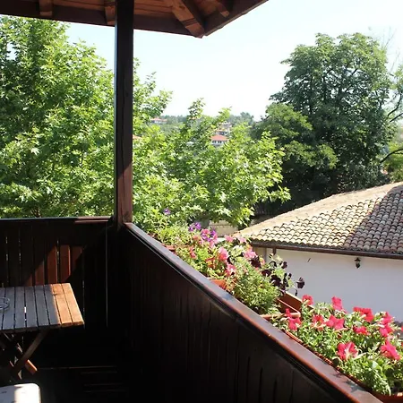 Izvora - Garden Retreat 3* Arbanaszi