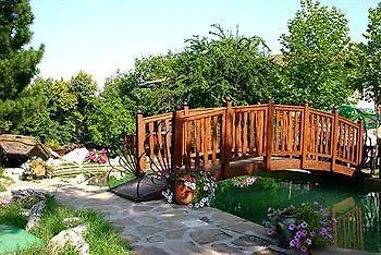 Izvora - Garden Retreat Arbanaszi