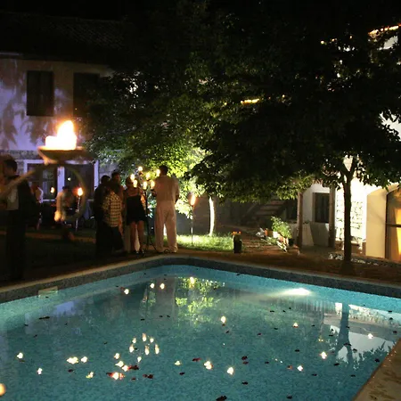 Szálloda Izvora - Garden Retreat Arbanaszi