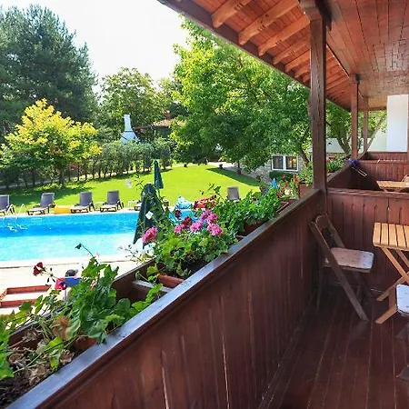 Izvora - Garden Retreat Arbanaszi
