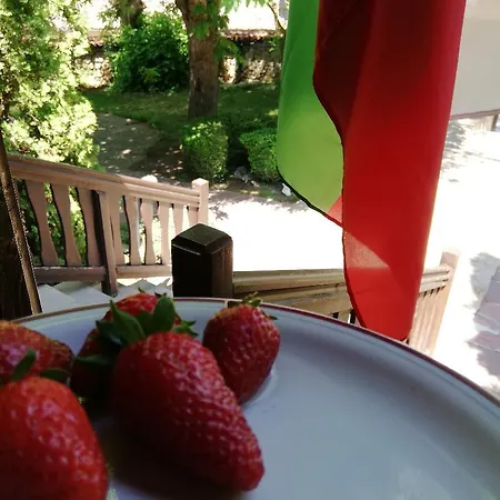 Szálloda Izvora - Garden Retreat Arbanaszi