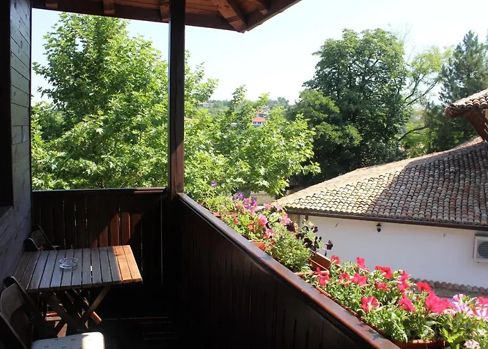 Izvora - Garden Retreat 3* Арбанаси