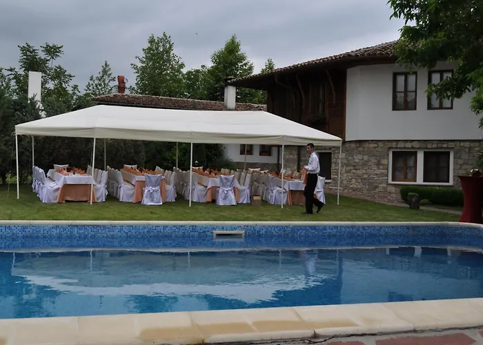 Отель Izvora - Garden Retreat 3*