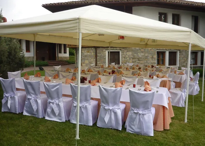 Отель Izvora - Garden Retreat