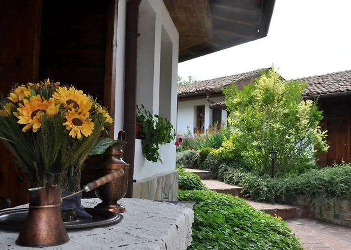 Отель Izvora - Garden Retreat 3*