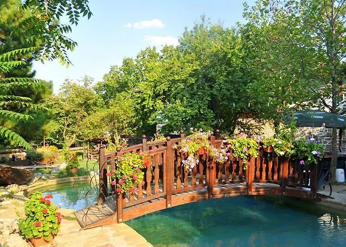 Отель Izvora - Garden Retreat